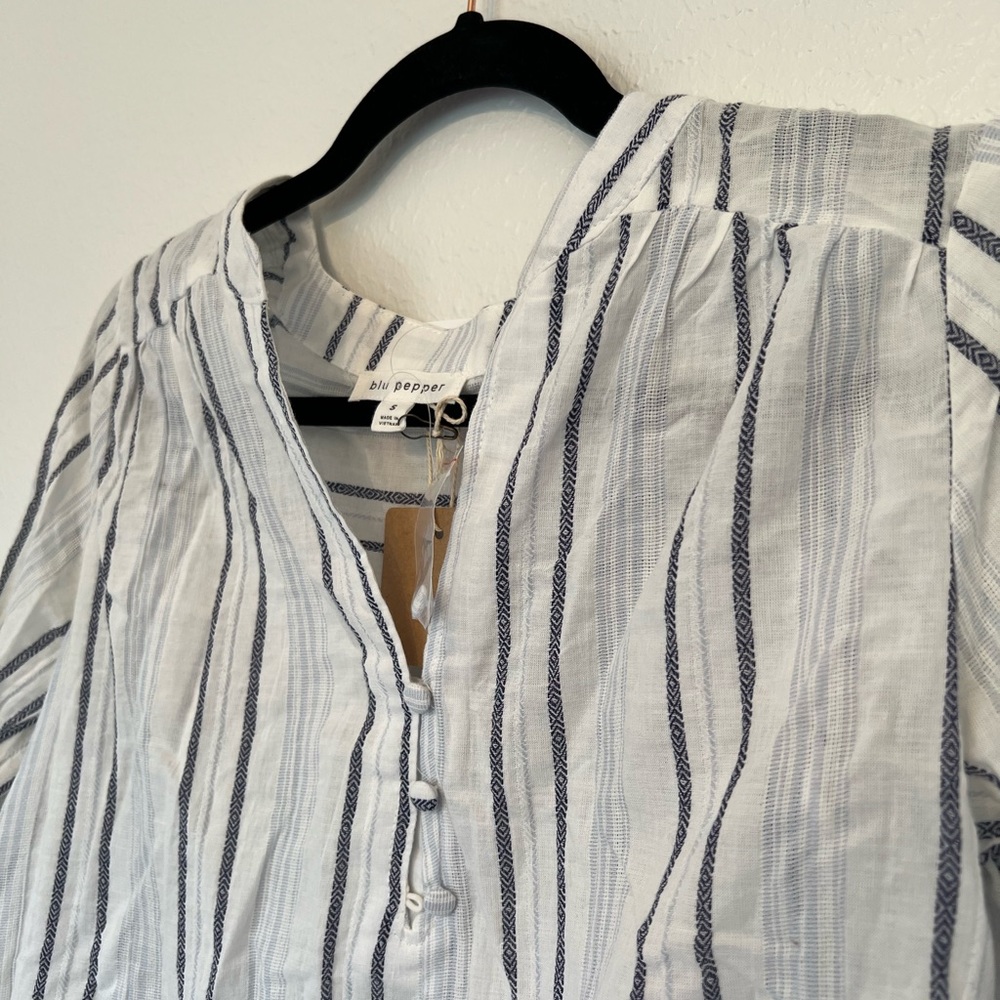 NWT lightweight long sleeve shirt - Picture 3 of 4